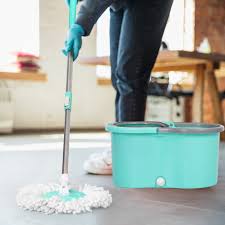 Floor cleaning solution and mop